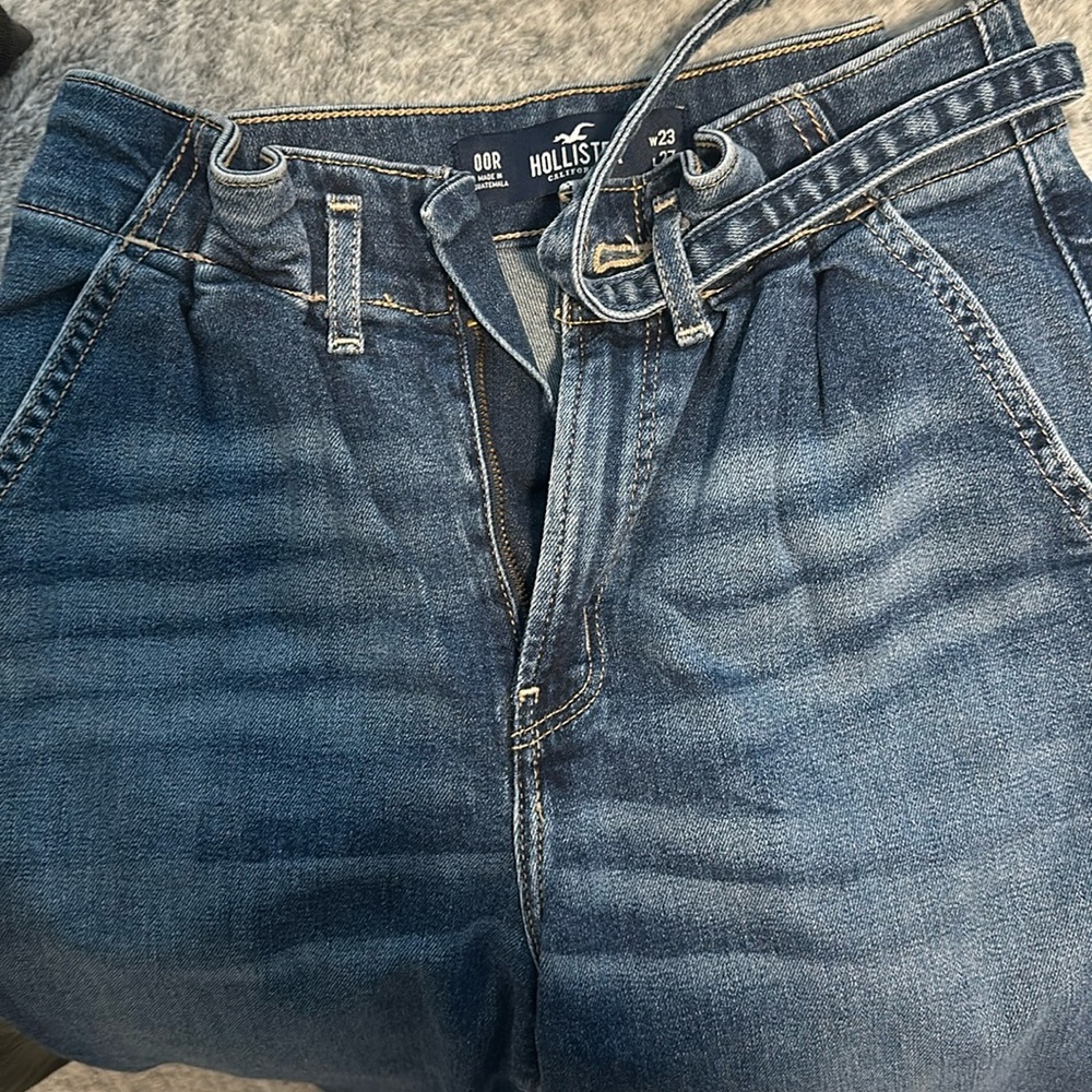 Woman’s HOLLISTER Jeans